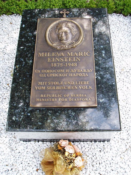Nagrobek Milevy na cmentarzu w Zurychu.