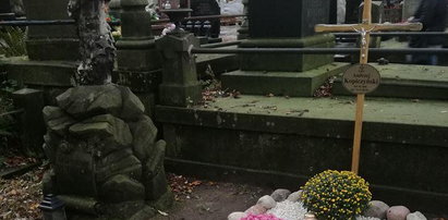 Po publikacji Faktu24 grób Kopiczyńskiego już tak nie wygląda...