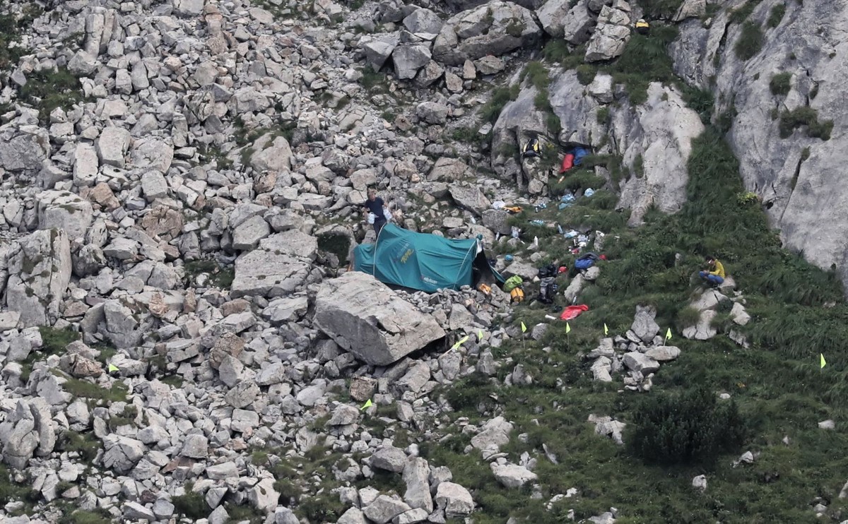 Wejście do Jaskini Wielkiej Śnieżnej