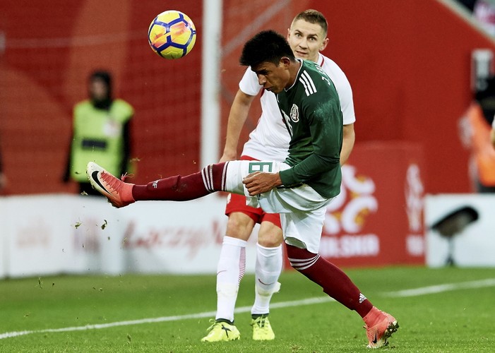 Artur Jędrzejczyk (tył) i Jesus Gallardo (przód)