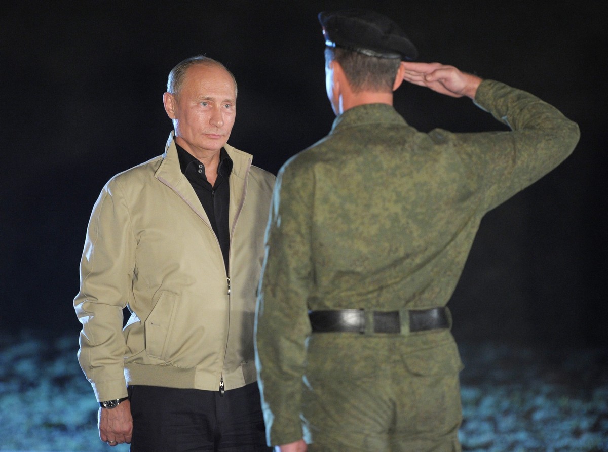 Prezydent Władimir Putin na manewrach Kaukaz-2012