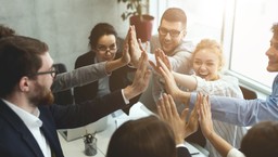 Jawność płac 2026: Dyrektywa UE wdraża równe wynagrodzenia. Kary do 60 000 zł