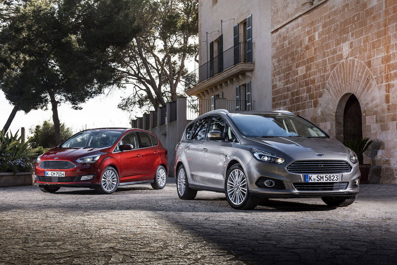 Ford s-max pojawił się na drogach w 2006 roku. W 2010 roku przeszedł modernizację (zmieniony wygląd, pojawiły się nowe silniki). Do dziś producent sprzedał ponad 350 tys. sztuk tego auta, 70 proc. samochodów wyjechało na ulicę w najbogatszej wersji titanium. Ford s-max był notowany na pierwszych miejscach rankingów niezawodności. Nie zmienia to faktu, że 8 lat to kawał czasu w życiu auta na rynku, dlatego do Polski wjeżdża właśnie ford s-max nowej generacji uzbrojony m.in. w rozwiązanie, które pozwala uniknąć mandatów…