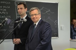 WARSZAWA PREZYDENT KOMOROWSKI PROGRAM PIERWSZA PRACA