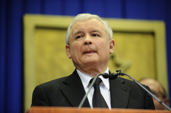 15.11.2010. Prezes PiS Jarosław Kaczyński podczas konferencji prasowej