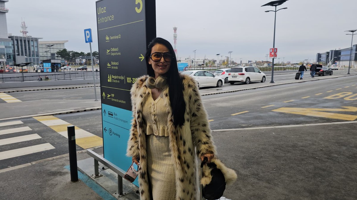 Indi Aradinović na aerodromu