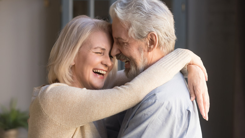 Badania dowodzą, że starsi ludzie są szczęśliwsi niż osoby w średnim wieku (zdjęcie ilustracyjne)