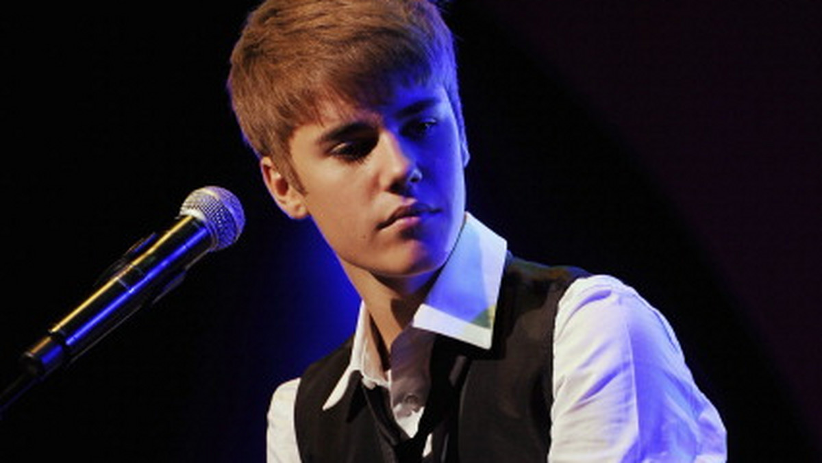 Nowa płyta Justina Biebera ukaże się w okolicach Bożego Narodzenia i będzie utrzymana w świątecznym klimacie. Nastolatkowi pomagał w nagraniach jego mentor - Usher. Wokalistę usłyszymy także w jednym z utworów.