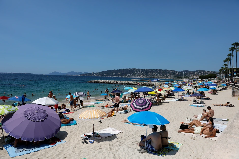 Širom Azurne obale su brojni Francuzi i turisti potražili spas od vrućine