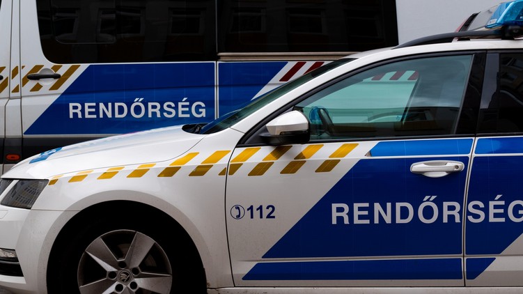mentők, rosszullét rendőrség