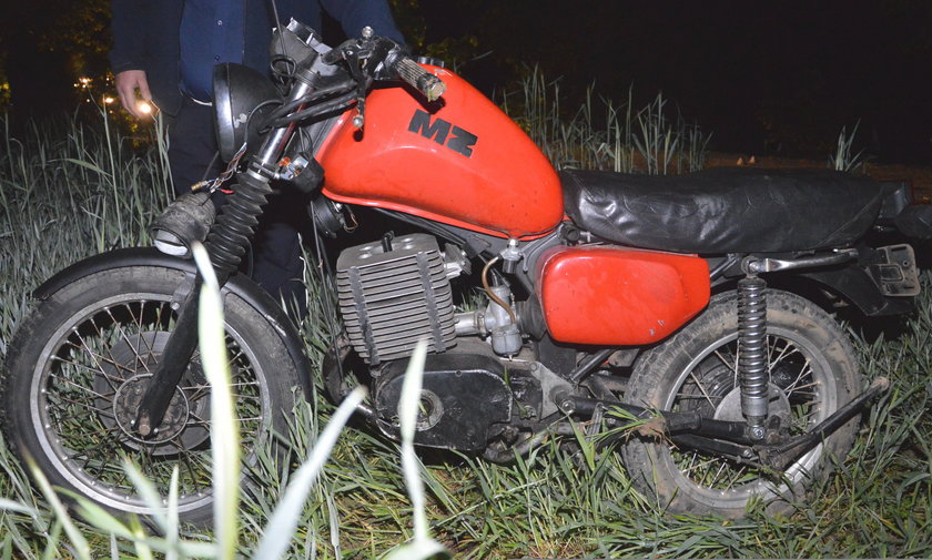 Dwaj wiejscy motocykliści pojechali po śmierć