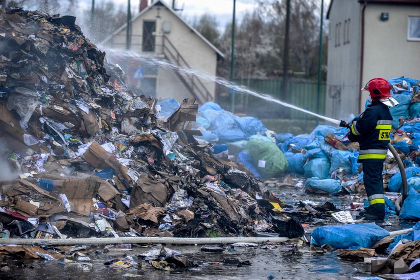 Pożar wysypiska w Gdańsku Szadółkach