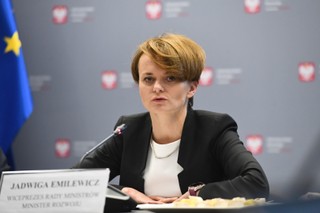 'Nie tylko tarcza, ale także miecz'. Emilewicz namawia do głosowania na Dudę