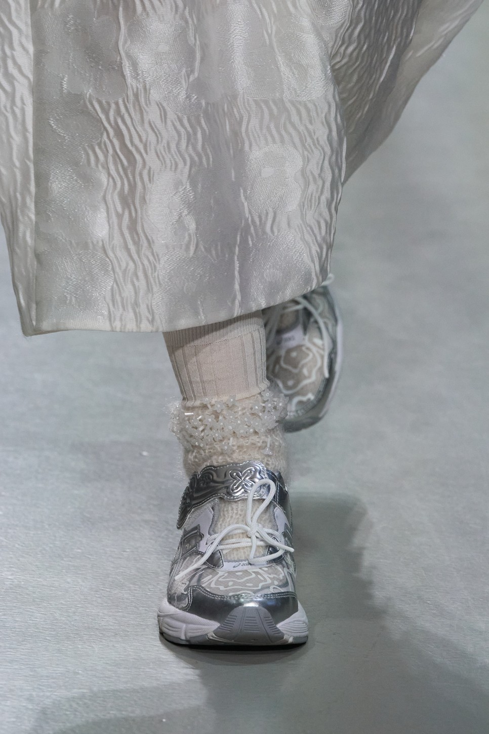 A sportcipő is lehet elegáns