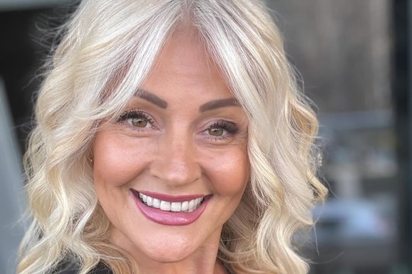 SVEĆE, JAJA I CVETNI ARANŽMANI Na vaskršnju dekoraciju Slavice Rokvić niko ne ostaje ravnodušan: Pohvalila se, a komentari samo pljušte (FOTO)