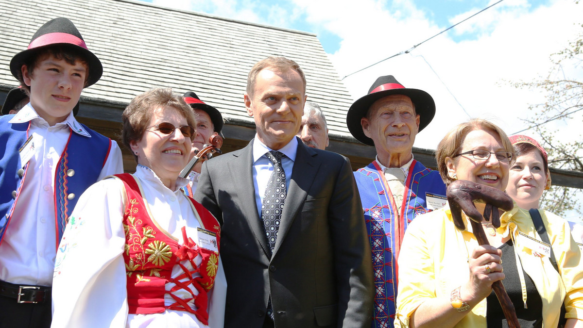 Od spotkań z Polonią kanadyjską w miejscowości Wilno, zamieszkanej przez potomków osadników z Kaszub, rozpoczął w niedzielę swoją wizytę w Kanadzie premier Donald Tusk.
