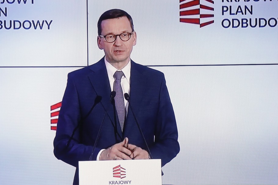 Warszawa, 26.02.2021. Premier Mateusz Morawiecki podczas konferencji prasowej transmitowanej z siedziby MRiPS w Warszawie