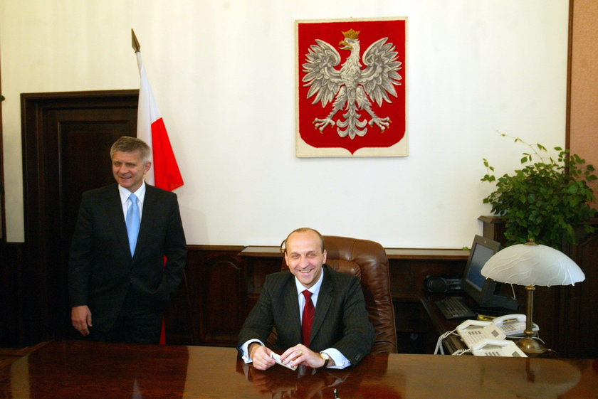 Premier Marek Belka oddaje urząd