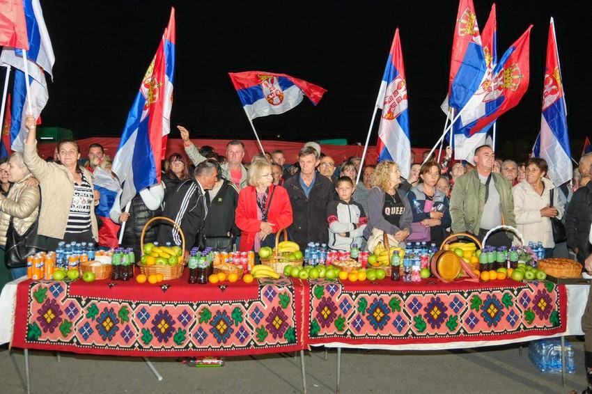 Darko Glišić dočekao Srbe sa KiM u Ljigu
