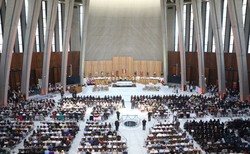 Kard. Dziwisz: Żadne stronnictwo polityczne i nikt z nas nie ma monopolu na prawdę