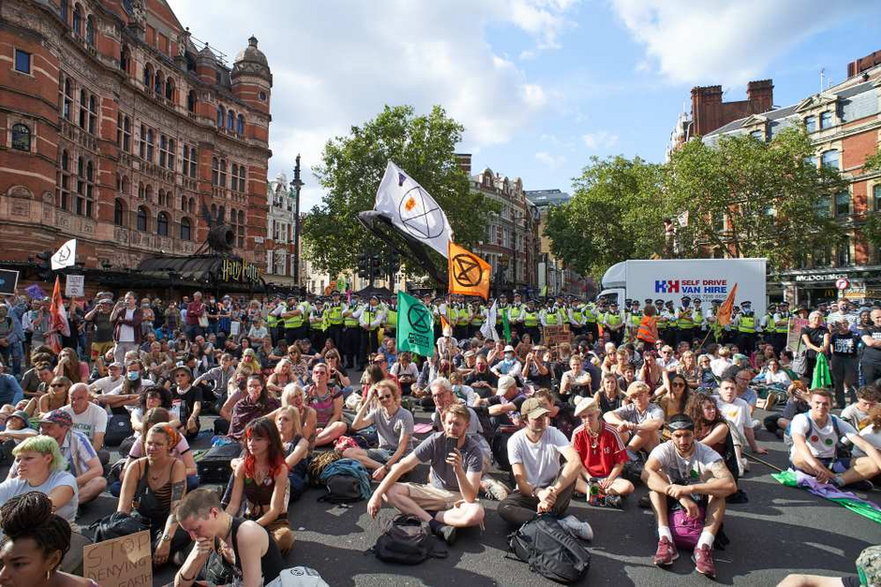 Protest na skrzyżowaniu Cambridge Circus, Londyn, 24.08.2021. Zdjęcie: materiały prasowe Extinction Rebellion