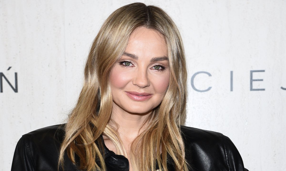 Małgorzata Socha w maxi sukience z golfem. Odsłoniła za to plecy