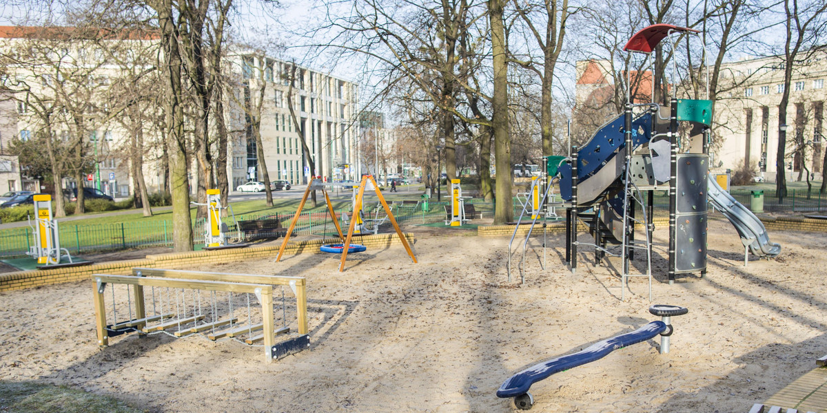 Nowy plac zabaw w Parku Marcinkowskiego