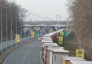 Kamioni stoje satima na izlazu iz Srbije: Najveće gužve na Batrovcima i Šidu, čekanja i do tri sata