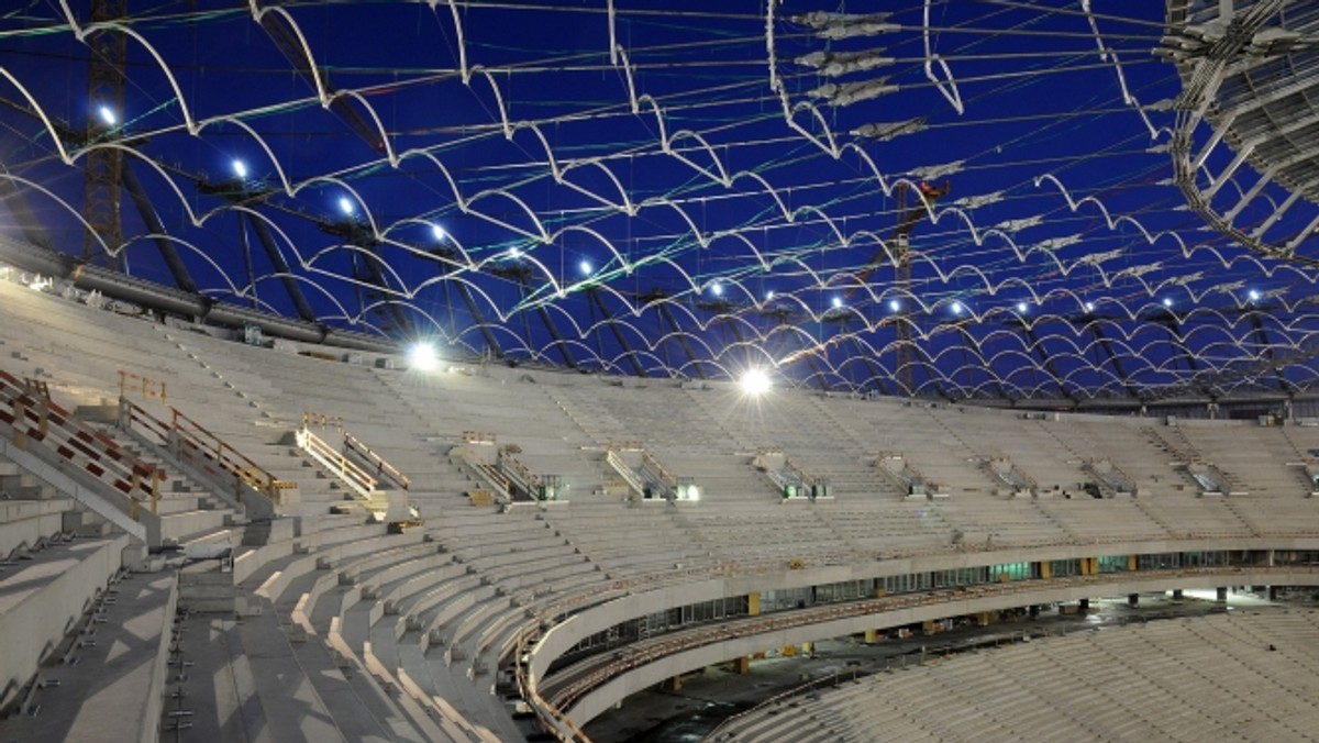 Nie dojdzie do zerwania umowy z generalnym wykonawcą Stadionu Narodowego - konsorcjum Alpine-Hydrobudowa-PBG. O uzyskaniu porozumienia poinformował premier Donald Tusk podczas specjalnej konferencji prasowej.