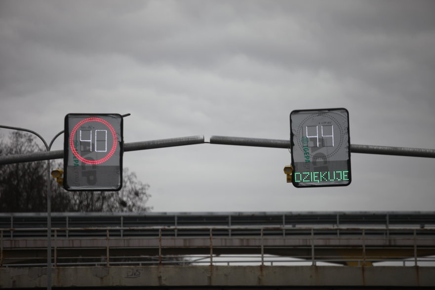 Tablice zmiennej treści przy ul. Łukasińskiego