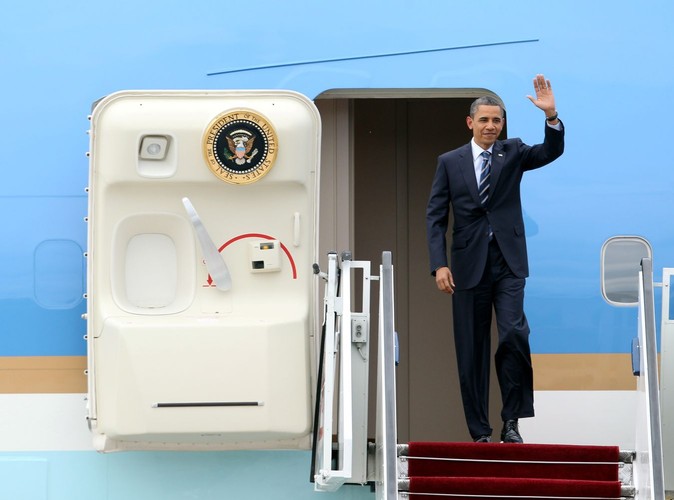 Pierwsze kroki Obamy na Okęciu