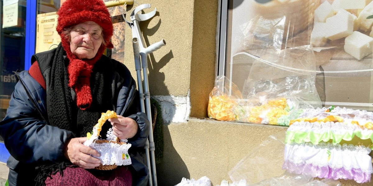 90-latka z Radomia ukarana za nielegalny handel serwetkami