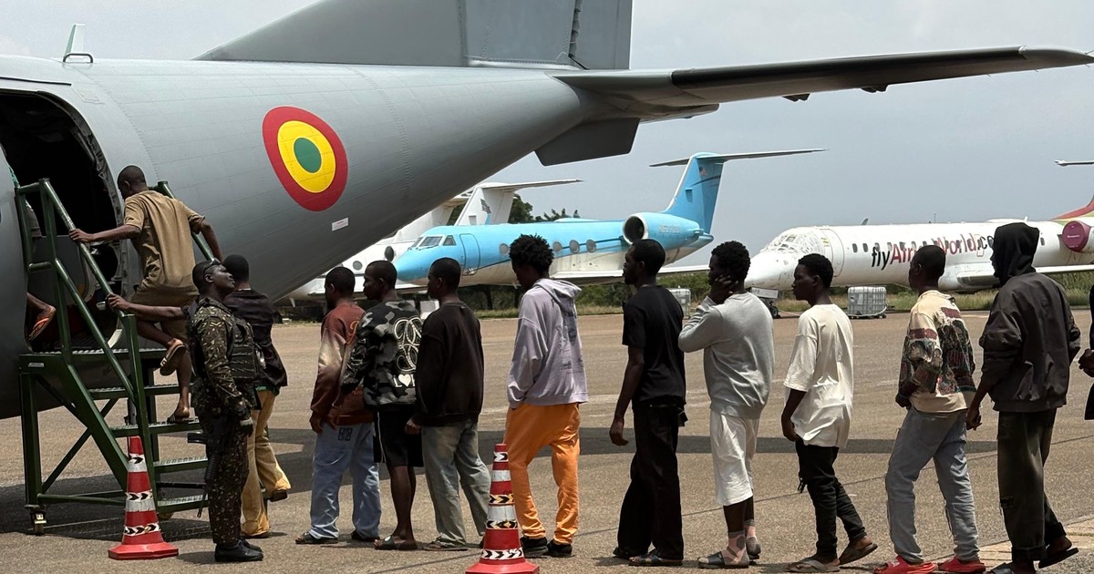Ghana sends 120 Nigerians home as FBI and NCA-backed ‘Operation Cyberhunt’ busts Accra fraud ring