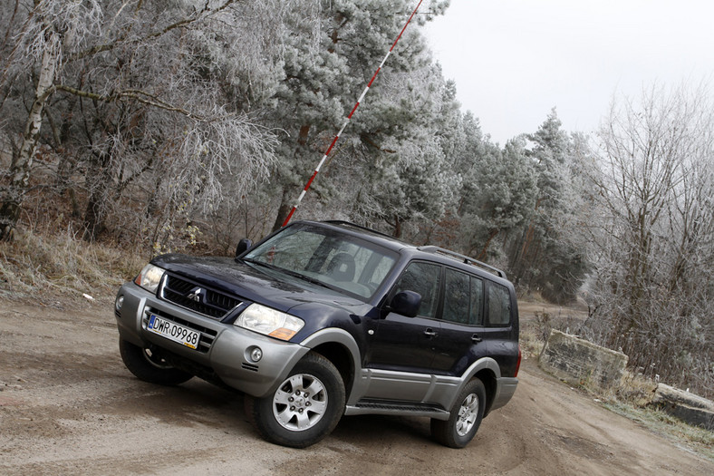 Мицубиси паджеро находится. Митсубиси Паджеро 4х4 1997. Mitsubishi Pajero 3. У125он Паджеро. Митсубиси Паджеро 2003г 3.5л.