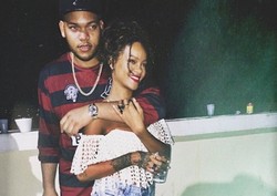 Rihanna zrobi z brata gwiazdę? Poznajcie Gallesta! [ZDJĘCIA]
