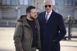 Wołodymyr Zełenski i Joe Biden w Kijowie