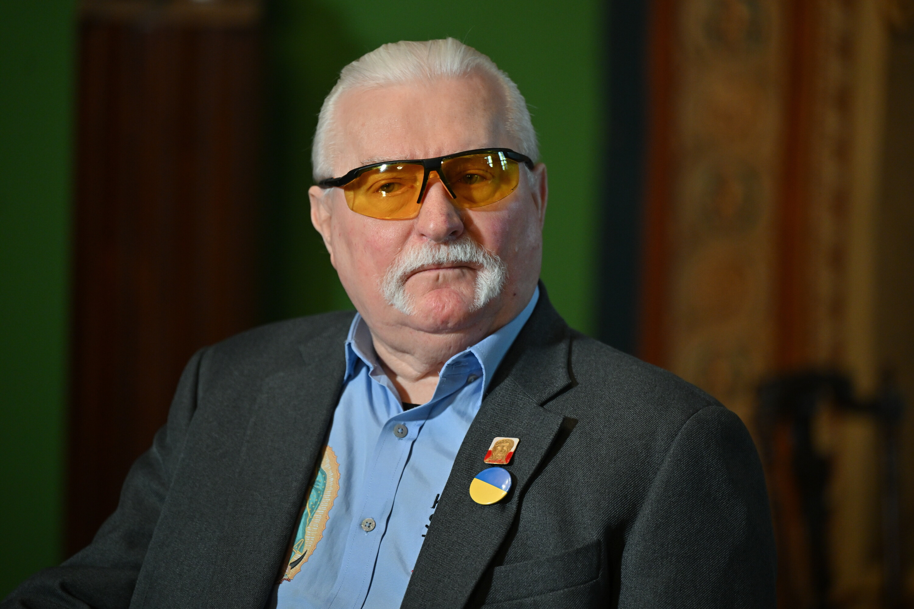 Wałęsa ostrzega: Demokracja stała się karykaturą, grozi nam upadek