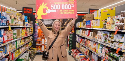 Robiła zakupy w Biedronce, wygrała 500 tys. zł. I nie tylko ona. Zobacz, kto wygrał w pierwszym losowaniu wielkiej loterii