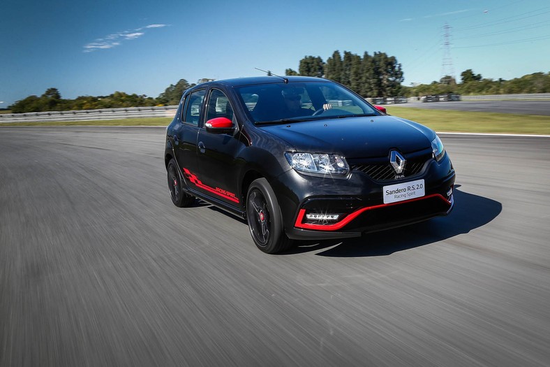 Renault Sandero R.S. 2.0 Racing Spirit – old schoolowy hot hatch