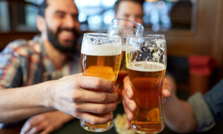 Dwa kufle piwa dziennie mogą zmniejszyć ryzyko demencji. Kontrowersyjne badania