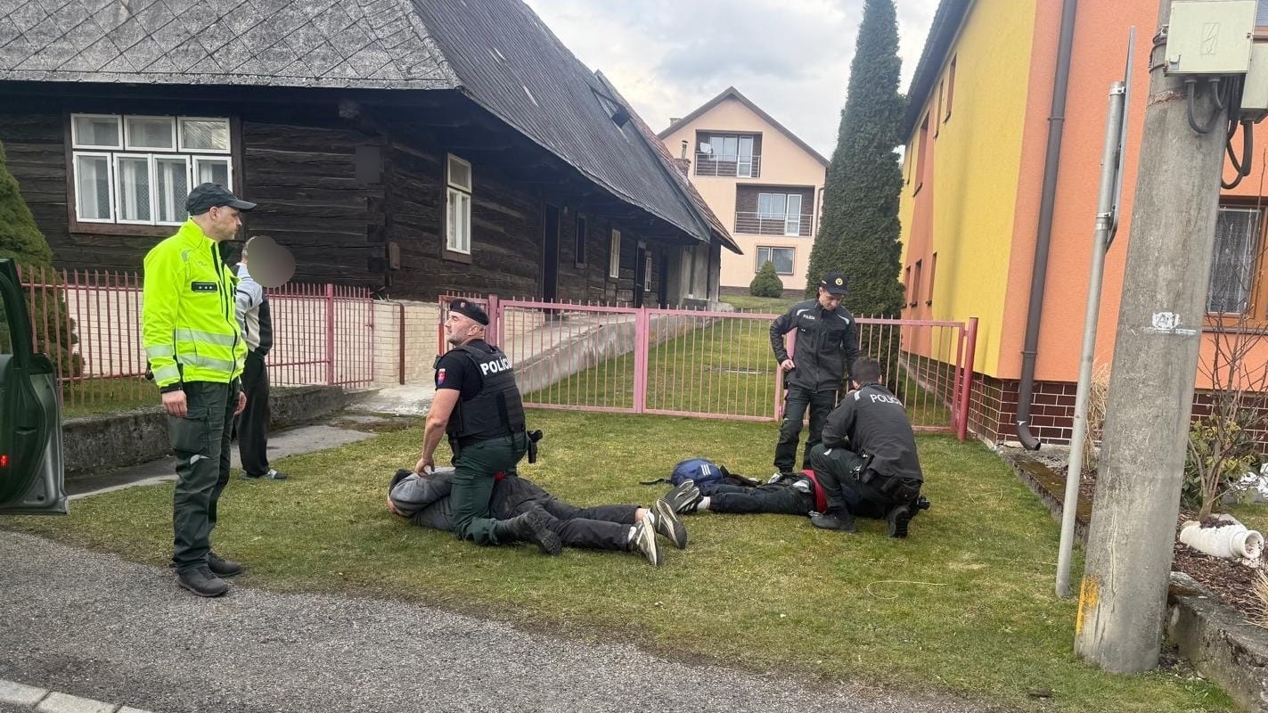 Polícia zadržala tri osoby v súvislosti s výbuchom bankomatu v D. Doline
