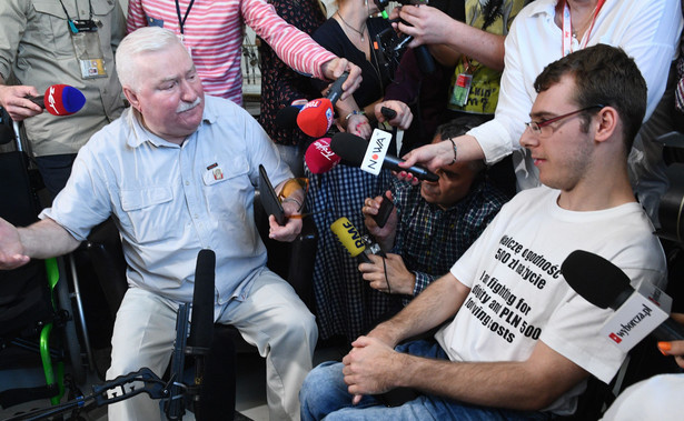 Wałęsa do protestujących w Sejmie: Na waszym miejscu poprosiłbym górników o pomoc