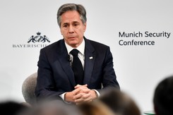 Blinken ostrzega: Chiny rozważają przekazanie Rosji broni i amunicji