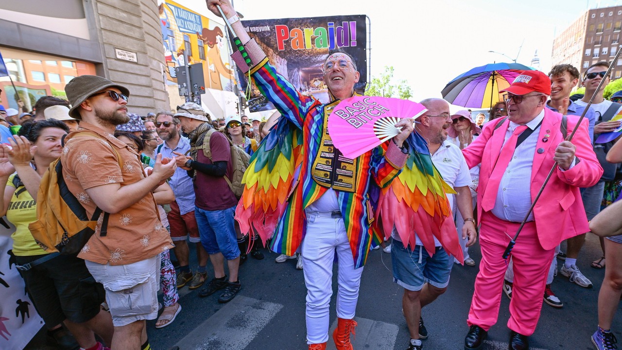 Zakazana parada równości na Węgrzech. Tysiące osób na ulicach Budapesztu