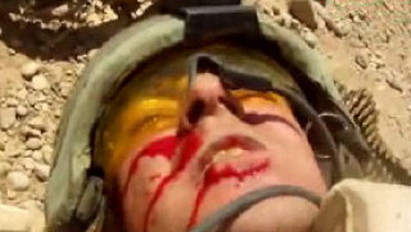 Horror! Arcon lőtték a brit katonát - VIDEÓ