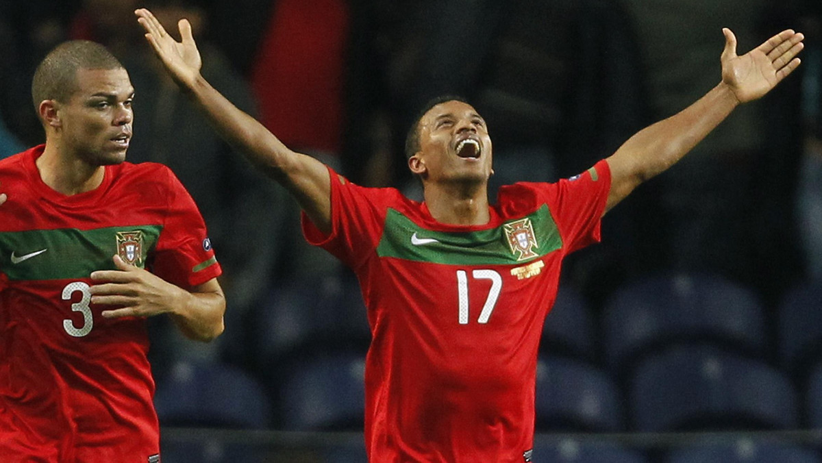 Portugalia pokonała Danię 3:1 (2:0) w meczu o "życie" grupy H eliminacji piłkarskich mistrzostw Europy. Gospodarzy do zwycięstwa poprowadził duet Nani - Cristiano Ronaldo.