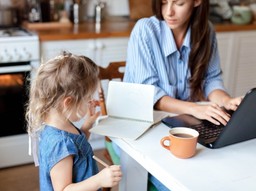 Nie można odrzucić wniosku ojca o pracę zdalną tylko dlatego, że wcześniej złożyła go matka dziecka
