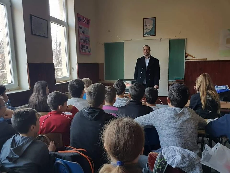 Milan na jednoj od edukacija osnovcima i srednjoškolcima