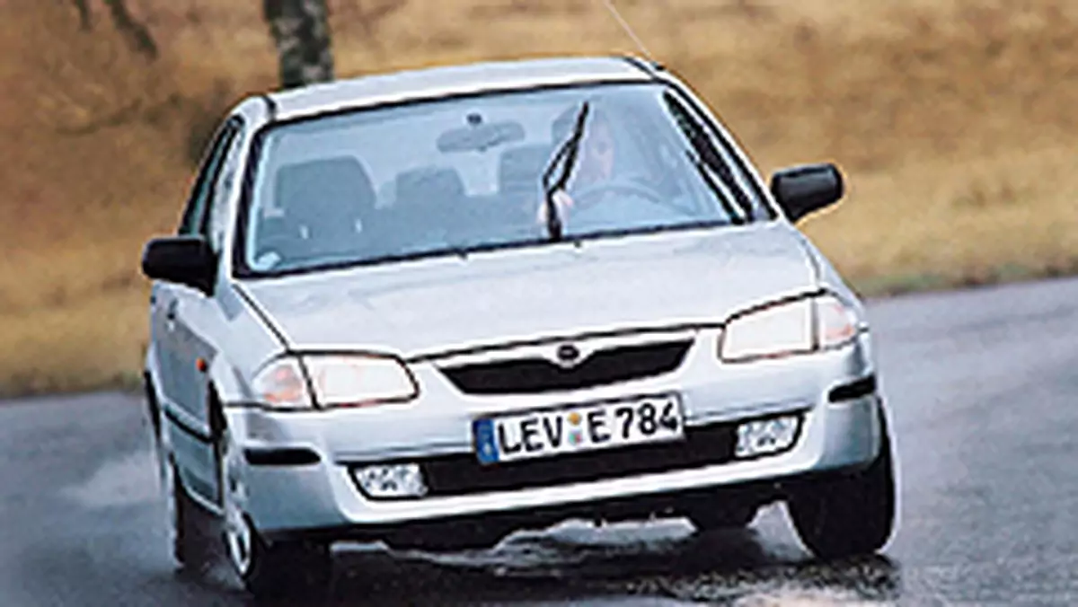 Mazda 323 - A ona jeździ i jeździ...