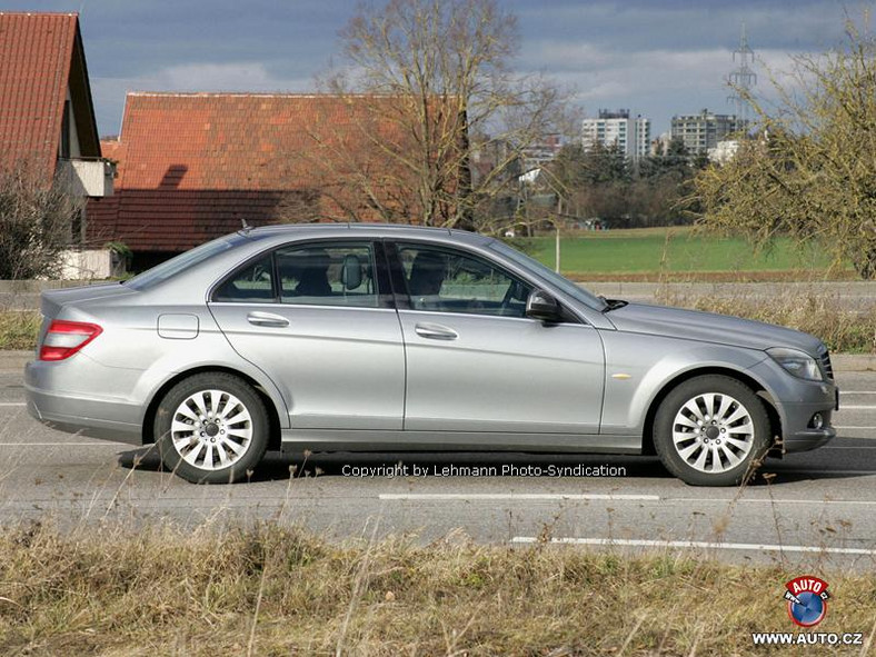 Zdjęcia szpiegowskie: Mercedes-Benz C sedan i kombi